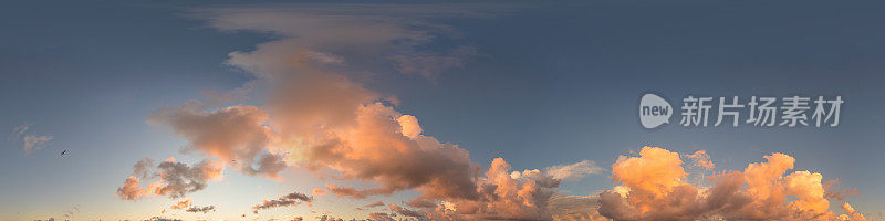 360 hdr日落天空全景与明亮的粉红色积云，适合空中无人机全景和天空替换